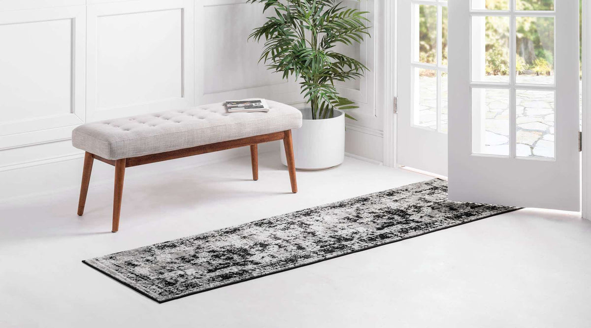 Läufer Teppich Monaco in Schwarz von Hadorn™ - Lifestyle Image