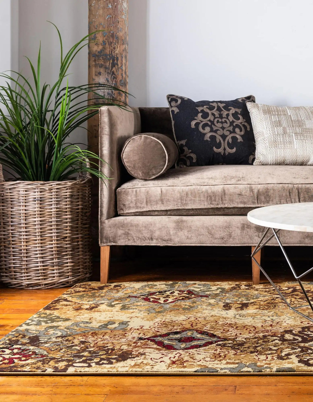 Rechteck Teppich Coffee Shop in Beige von Hadorn™ - Lifestyle Image
