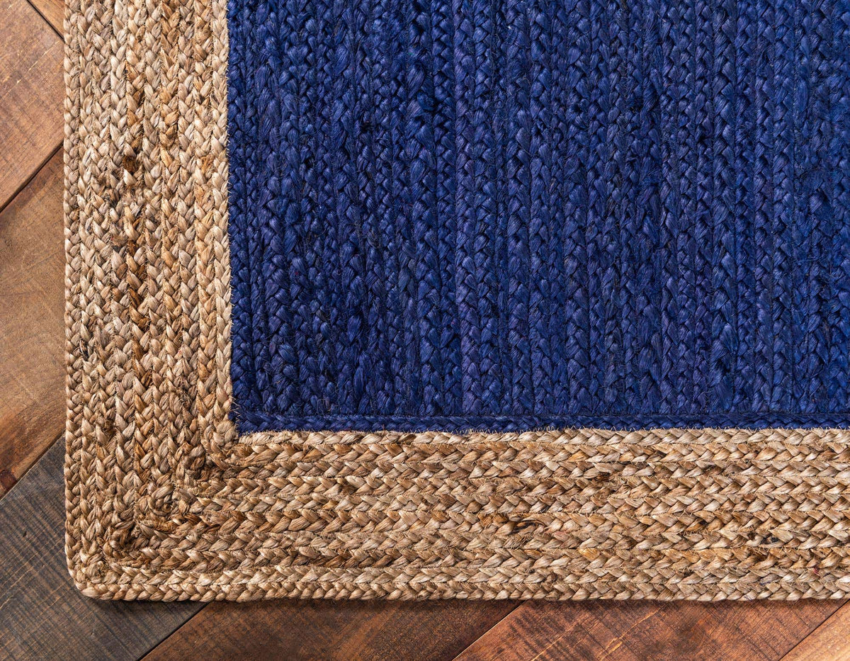 Rechteck Teppich Braided Jute in Blau von Hadorn™ - Lifestyle Image
