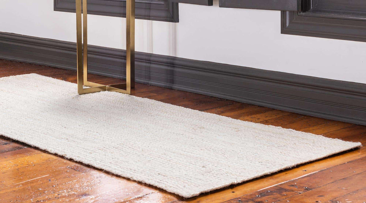 Läufer Teppich Braided Jute in Weiss von Hadorn™ - Lifestyle Image