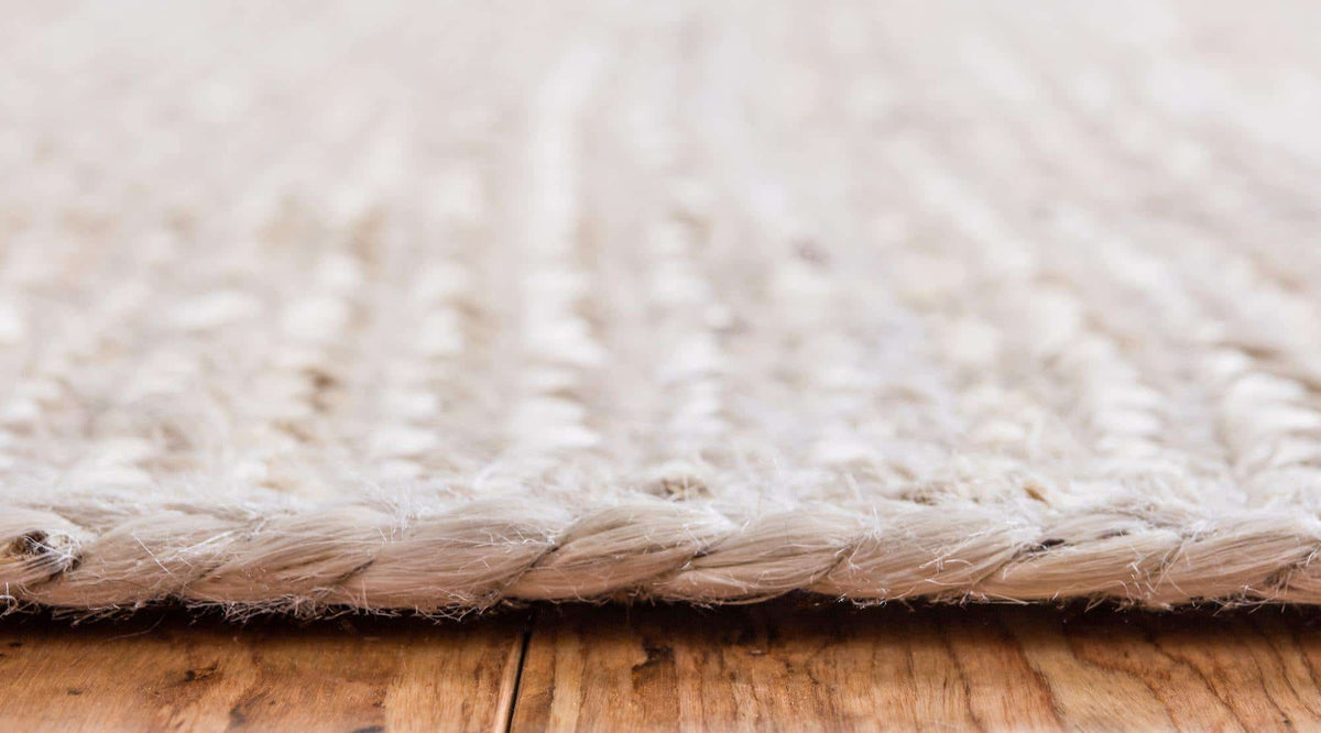 Läufer Teppich Braided Jute in Weiss von Hadorn™ - Lifestyle Image