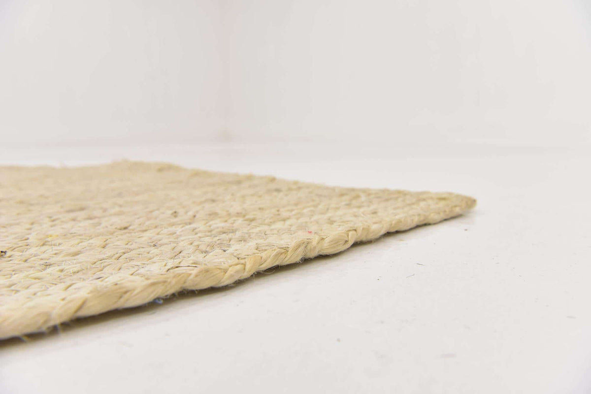 Läufer Teppich Braided Jute in Weiss von Hadorn™ - Lifestyle Image