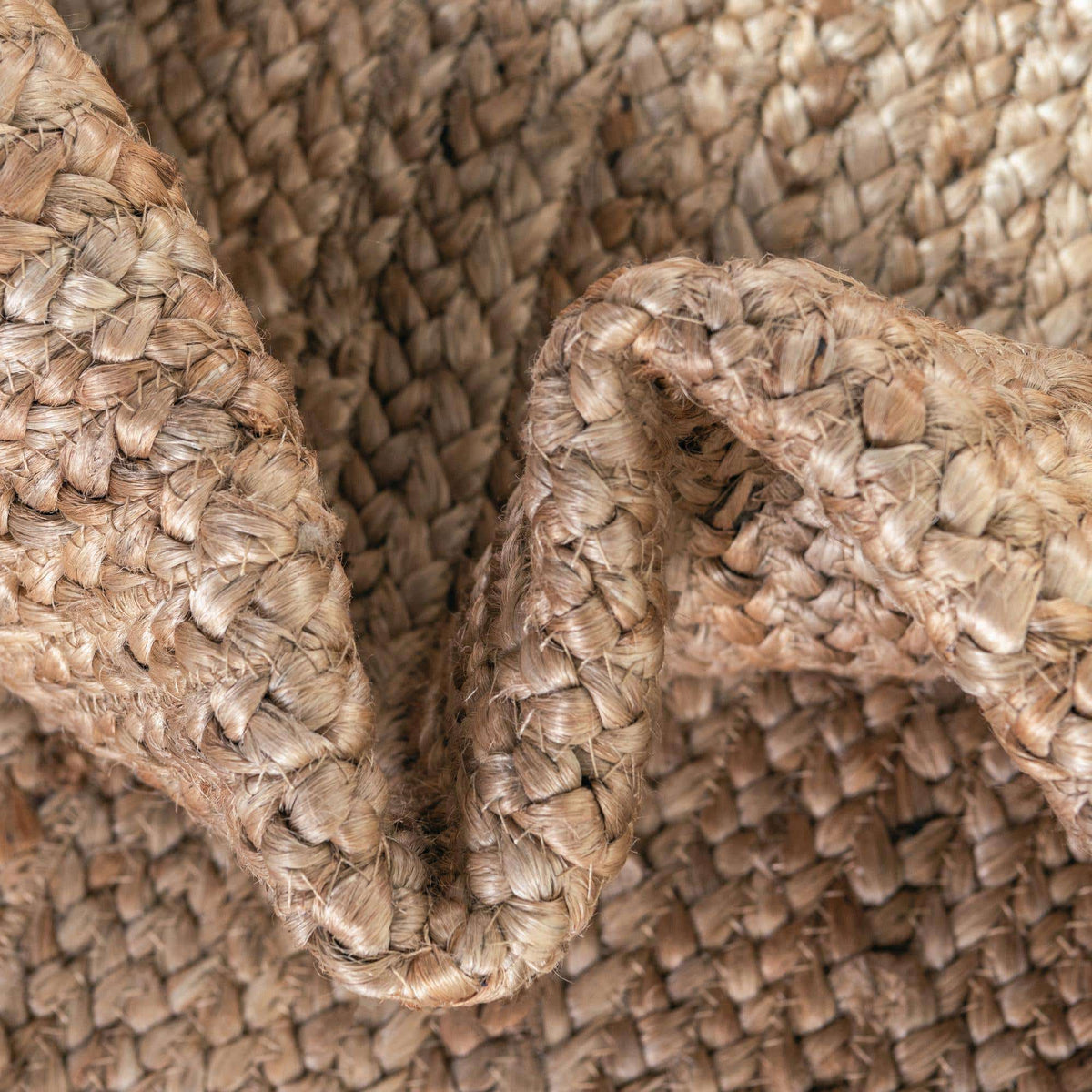Läufer Teppich Braided Jute in Natürlich von Hadorn™ - Lifestyle Image