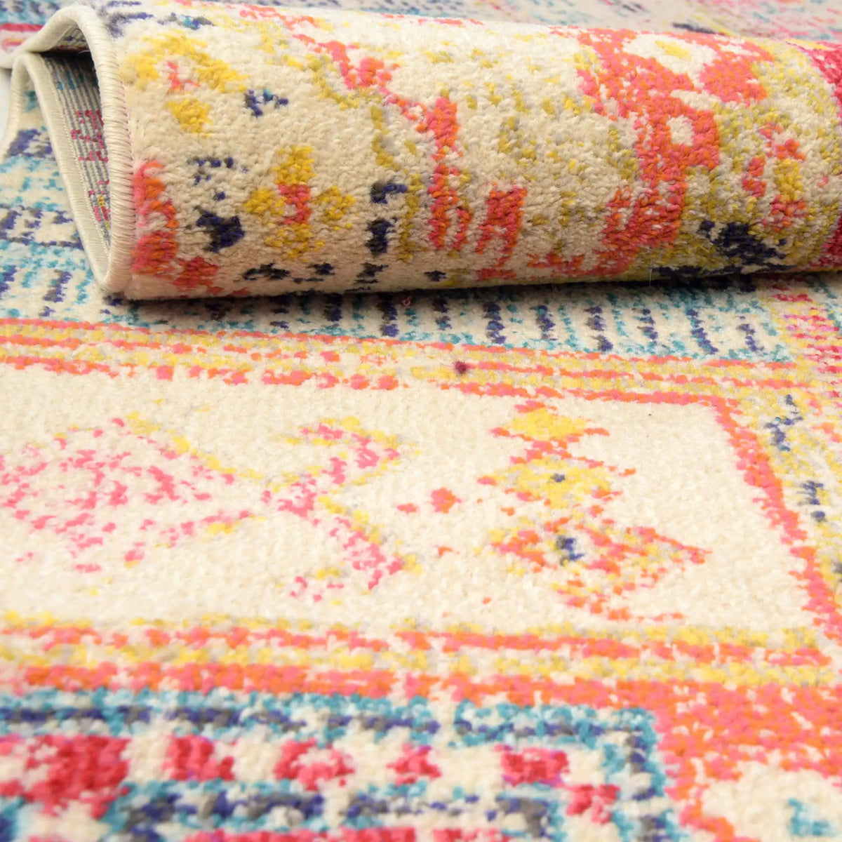 Rechteck Teppich Alta in Mehrfarbig von Hadorn™ - Lifestyle Image