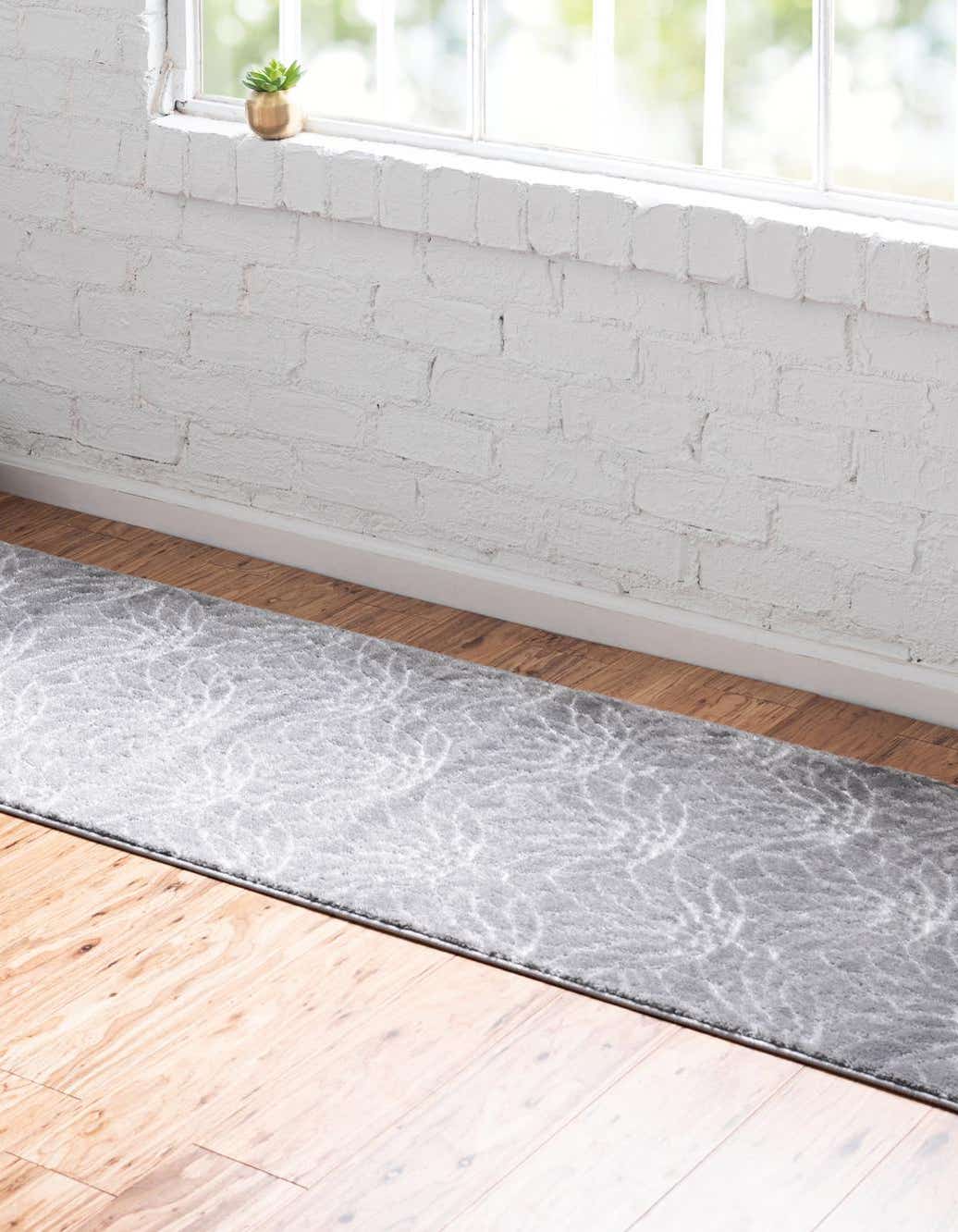 Läufer Teppich Marilyn Monroe™ Glam Trellis in Graues Silber von Hadorn™ - Lifestyle Image