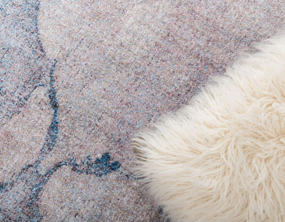 Rund Teppich Prism in Blau von Hadorn™ - Lifestyle Image