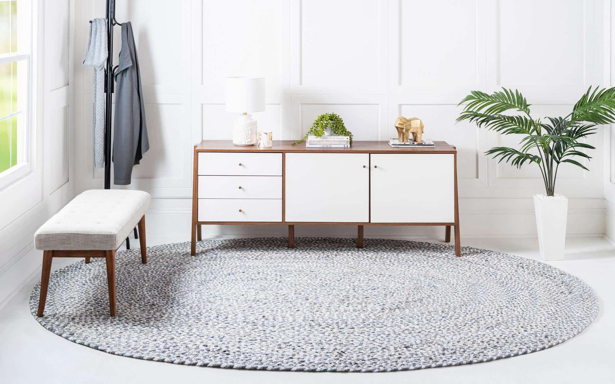 Oval Teppich Braided Chindi in Grau von Hadorn™ - Lifestyle Image