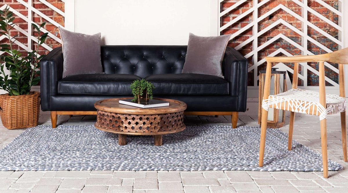 Rechteck Teppich Braided Chindi in Grau von Hadorn™ - Lifestyle Image