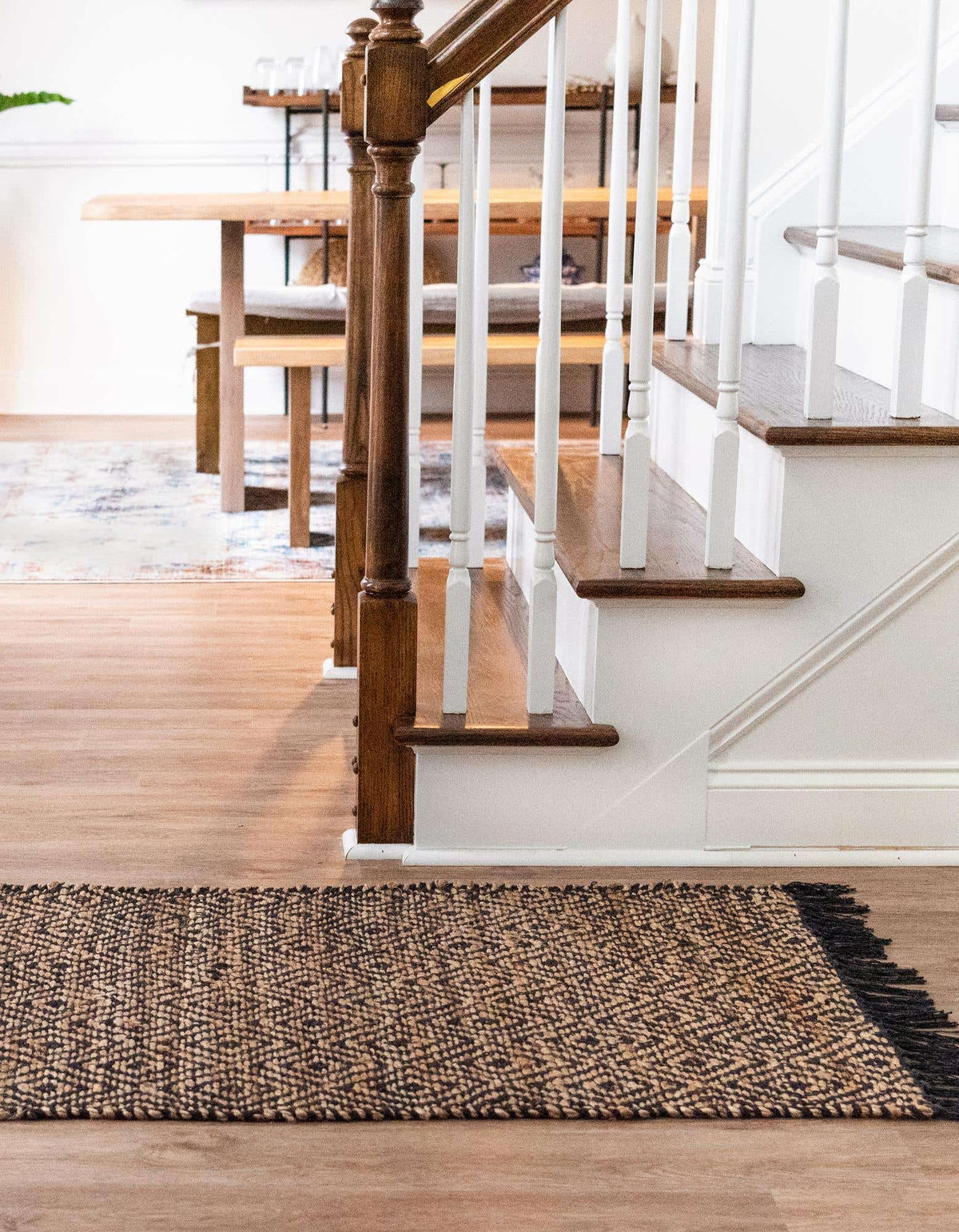 Läufer Teppich Braided Jute in Schwarz von Hadorn™ - Lifestyle Image