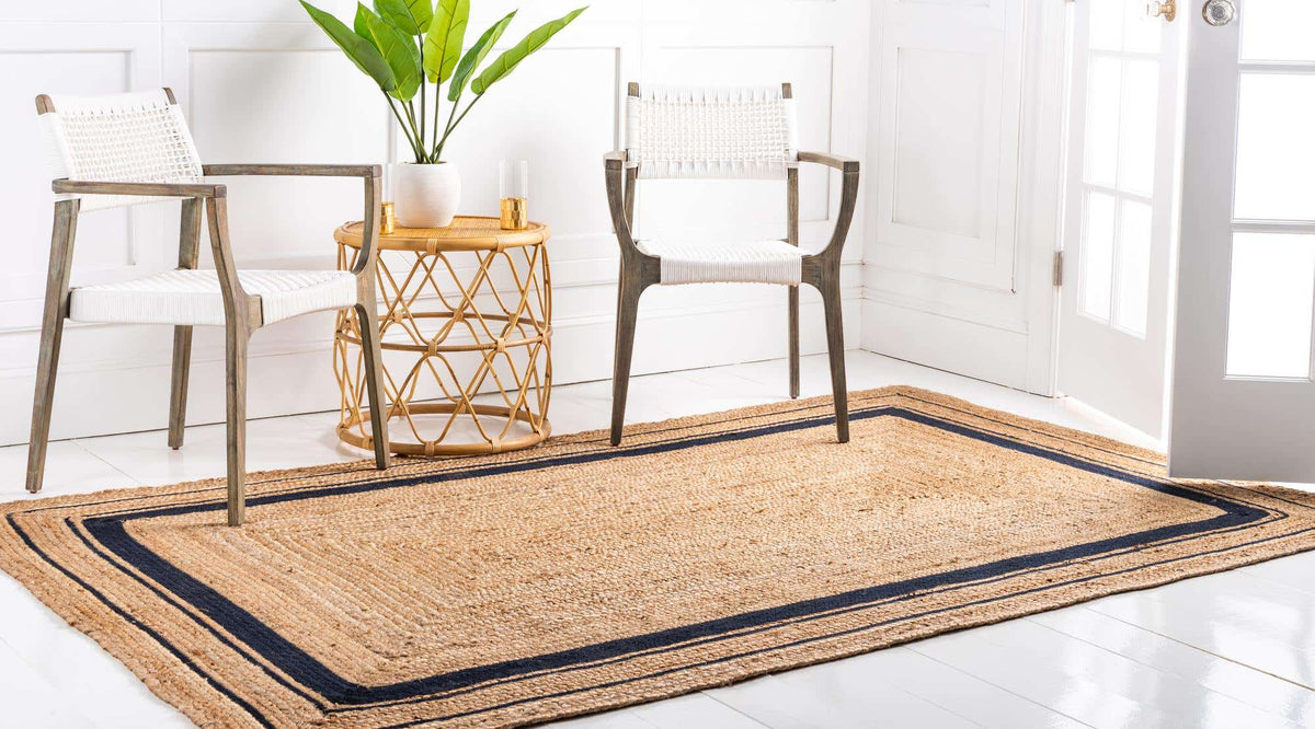 Rechteck Teppich Braided Jute in Blau von Hadorn™ - Lifestyle Image