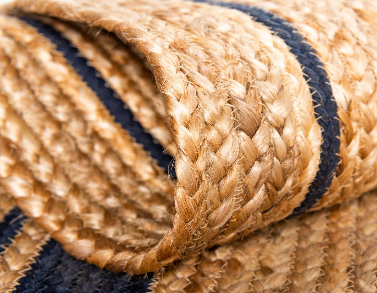 Rechteck Teppich Braided Jute in Blau von Hadorn™ - Lifestyle Image