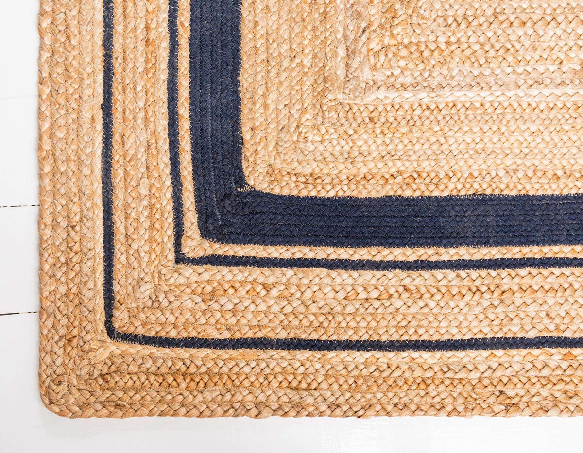 Rechteck Teppich Braided Jute in Blau von Hadorn™ - Lifestyle Image