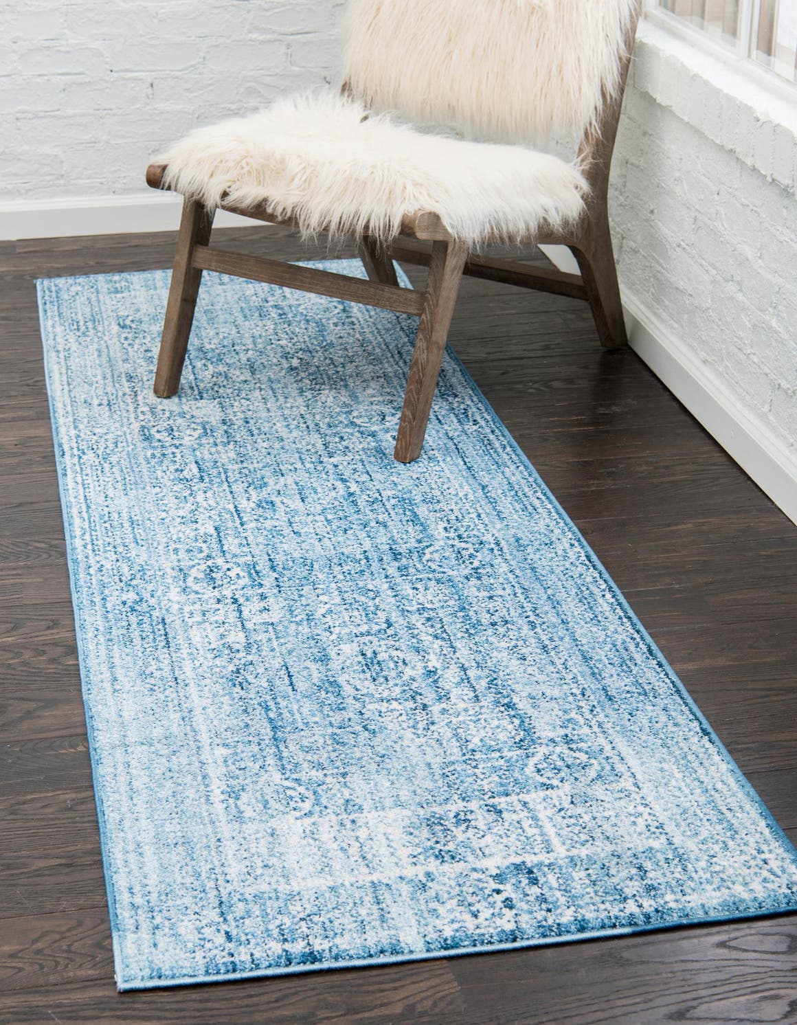 Läufer Teppich Brooklyn in Blau von Hadorn™ - Lifestyle Image