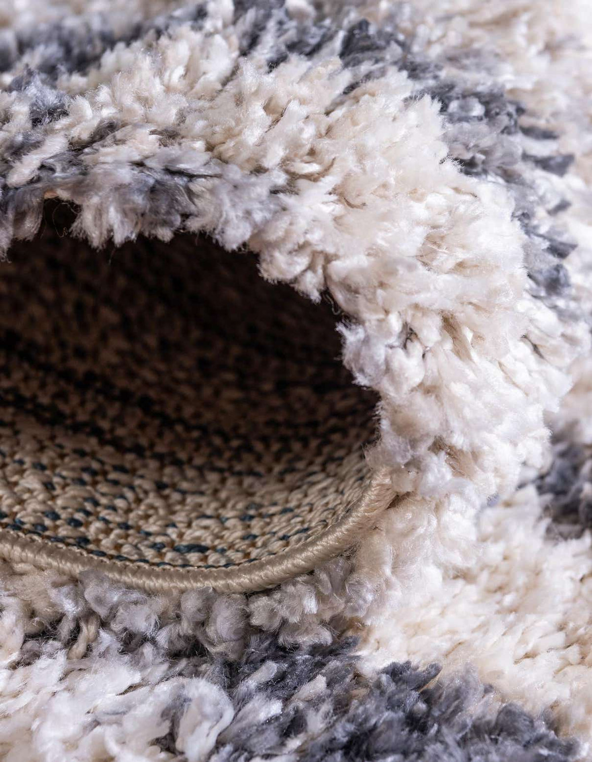 Läufer Hochflorteppich Lagom Shag in Grau von Hadorn™ - Lifestyle Image