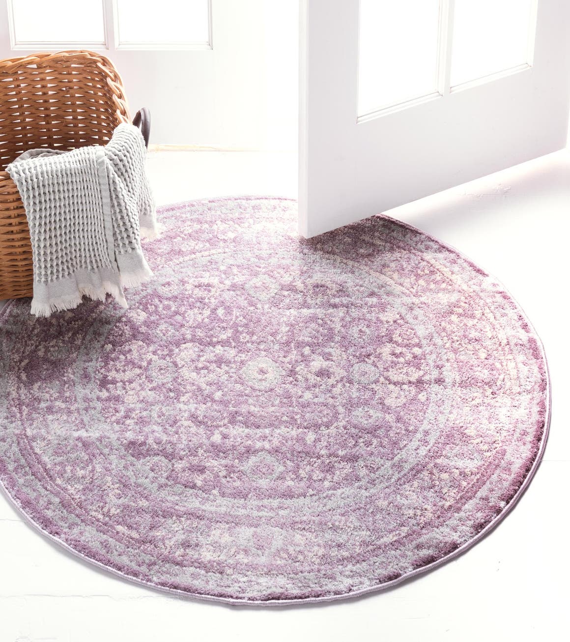 Rund Teppich Legacy in Violett von Hadorn™ - Lifestyle Image