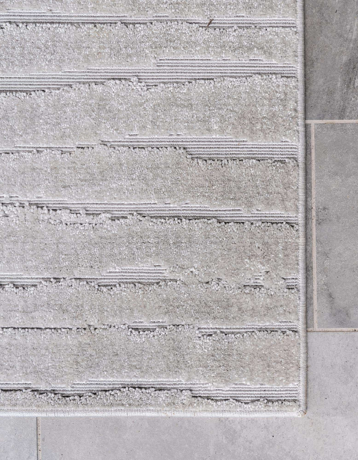 Rechteck Outdoor Teppich Sabrina Soto Outdoor in Grau von Hadorn™ - Lifestyle Image