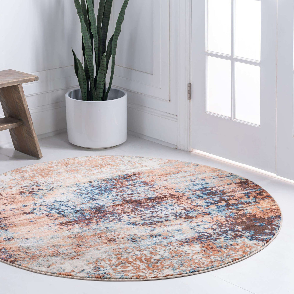 Rund Teppich Ethereal in Rot von Hadorn™ - Lifestyle Image