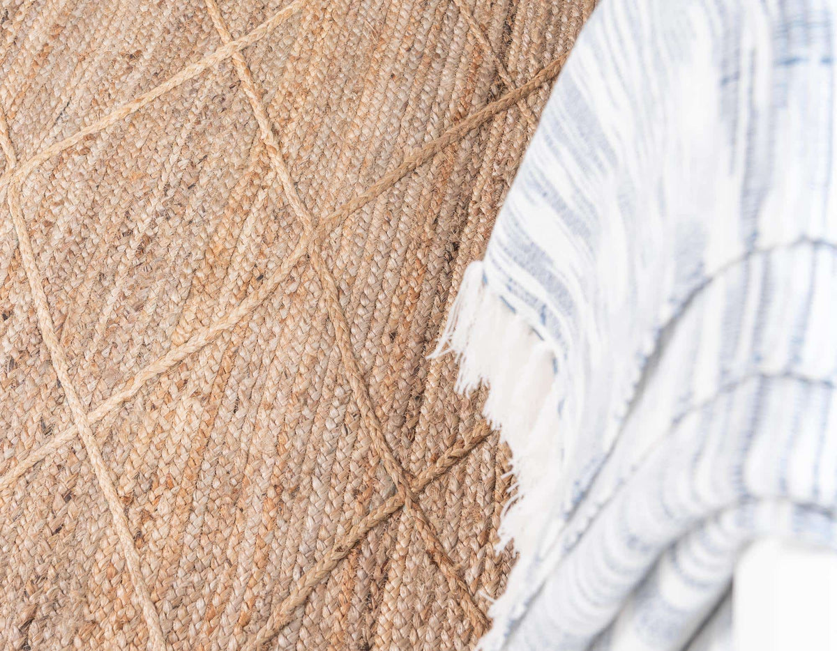Rechteck Teppich Braided Jute in Natürlich von Hadorn™ - Lifestyle Image