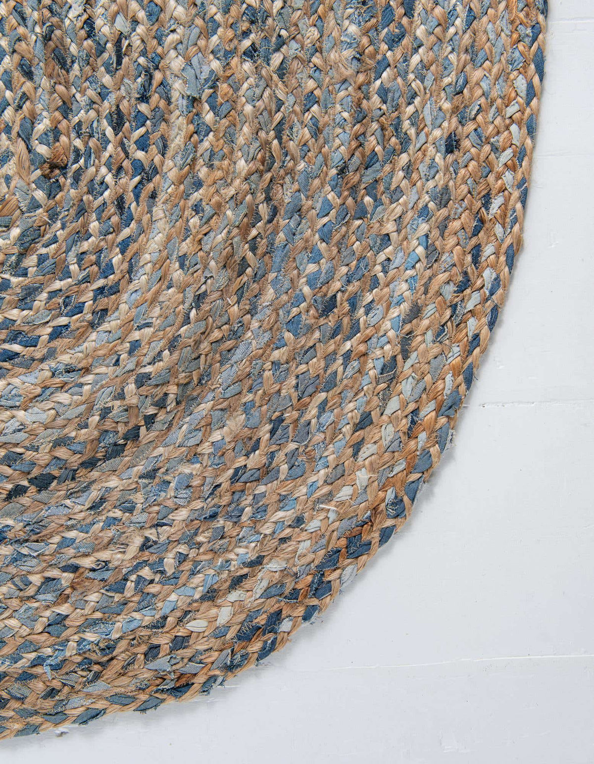 Oval Teppich Braided Chindi in Natürlich von Hadorn™ - Lifestyle Image