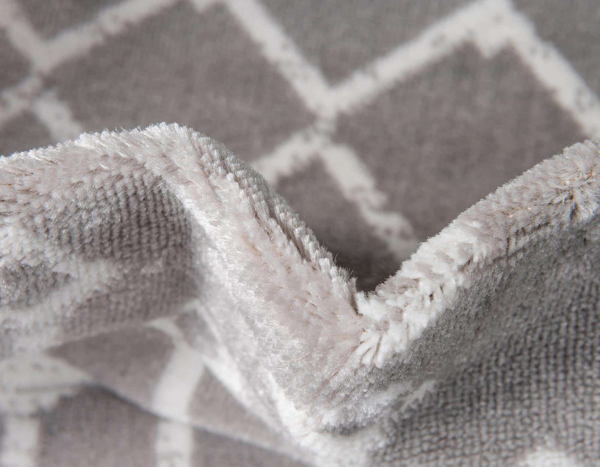 Rechteck Teppich Kasbah Trellis in Hellgrau von Hadorn™ - Lifestyle Image