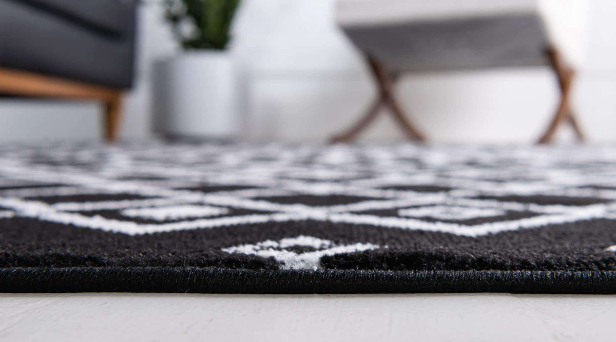Rechteck Teppich Kasbah Trellis in Schwarz von Hadorn™ - Lifestyle Image