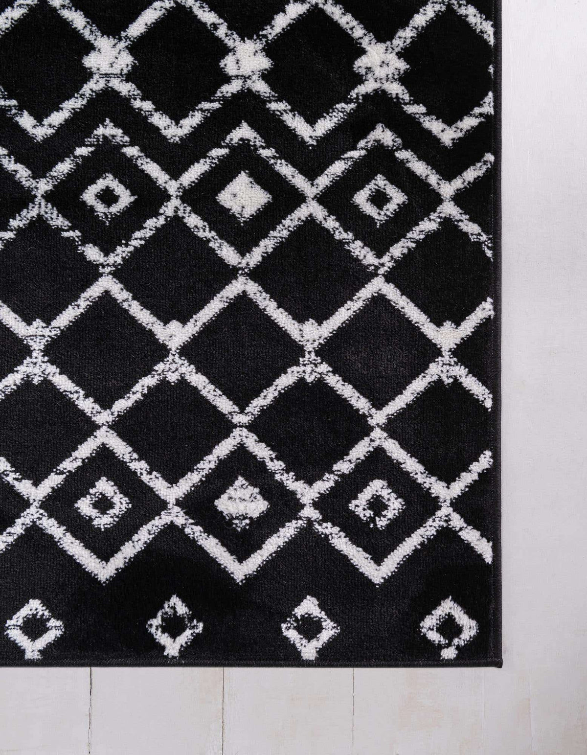 Rechteck Teppich Kasbah Trellis in Schwarz von Hadorn™ - Lifestyle Image