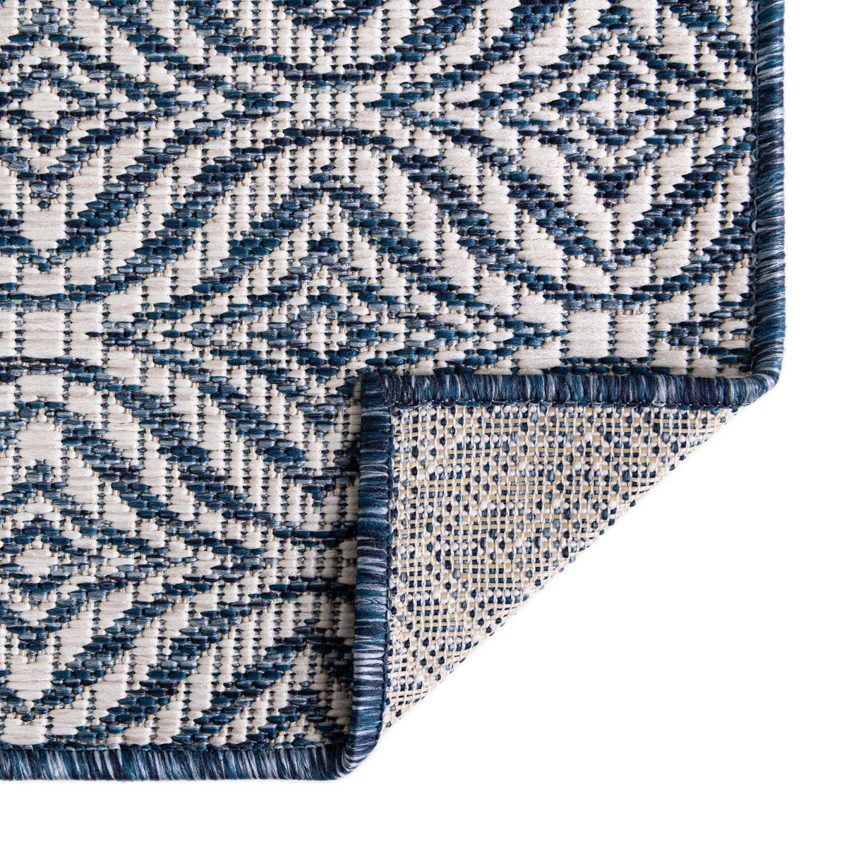 Rechteck Outdoor Teppich Outdoor Trellis in Blau von Hadorn™ - Lifestyle Image