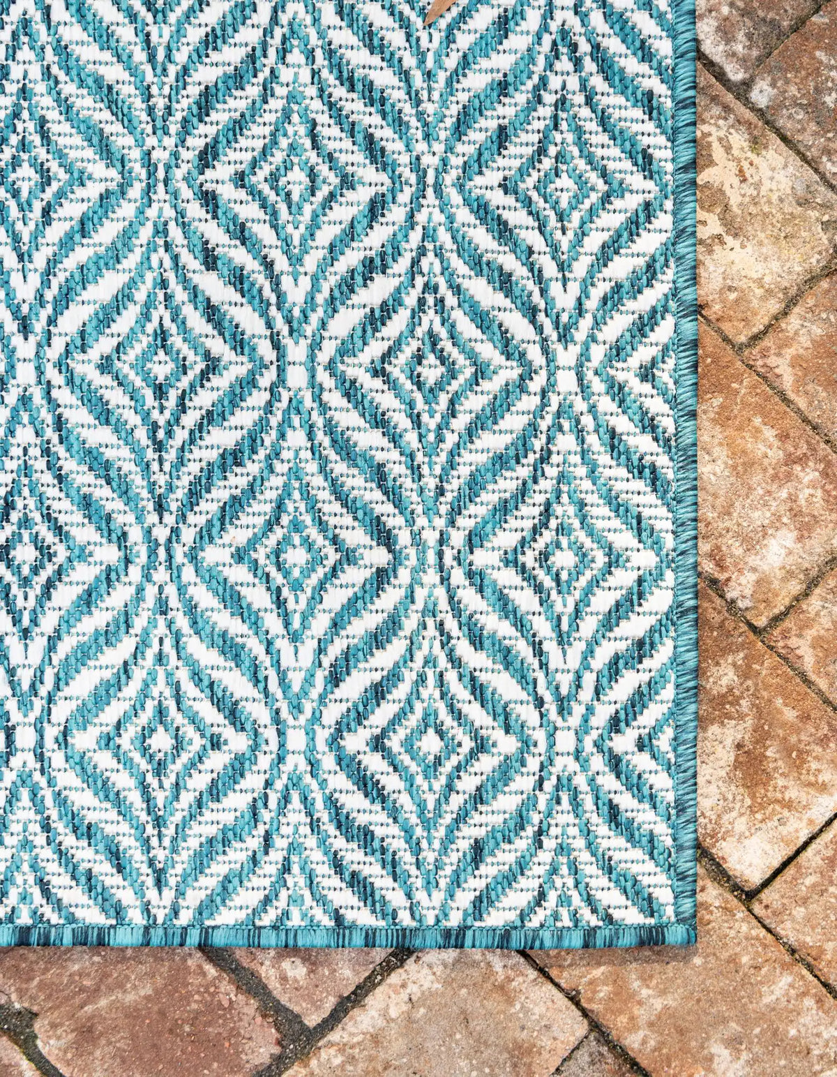 Rechteck Outdoor Teppich Outdoor Trellis in Grün von Hadorn™ - Lifestyle Image