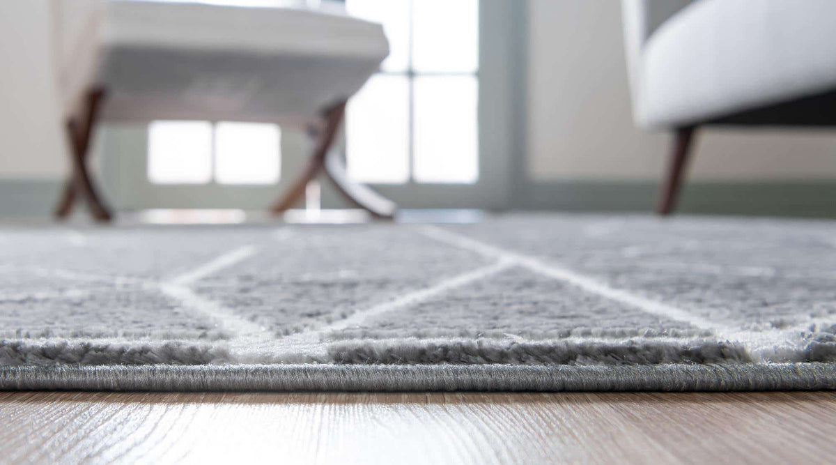 Rechteck Teppich Lattice Trellis in Grau von Hadorn™ - Lifestyle Image