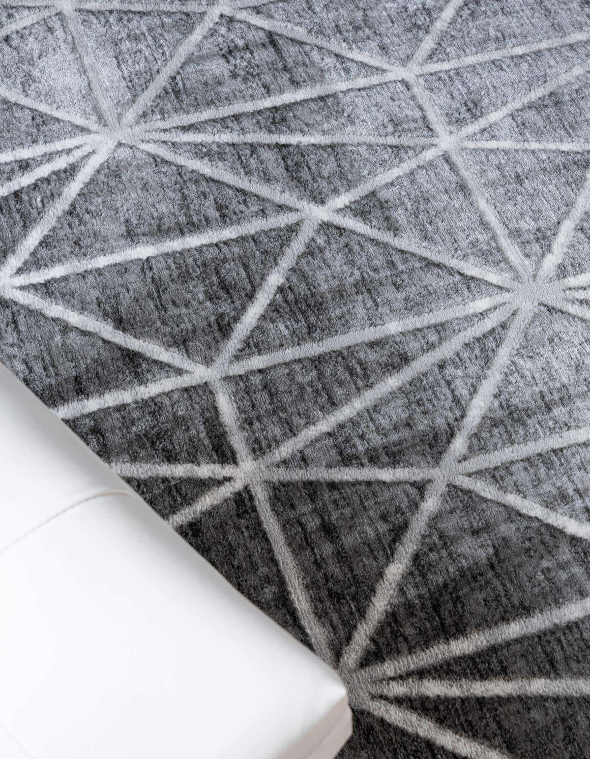 Rechteck Teppich Lattice Trellis in Grau von Hadorn™ - Lifestyle Image