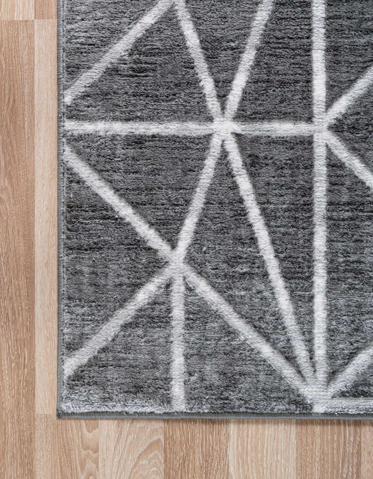 Rechteck Teppich Lattice Trellis in Grau von Hadorn™ - Lifestyle Image