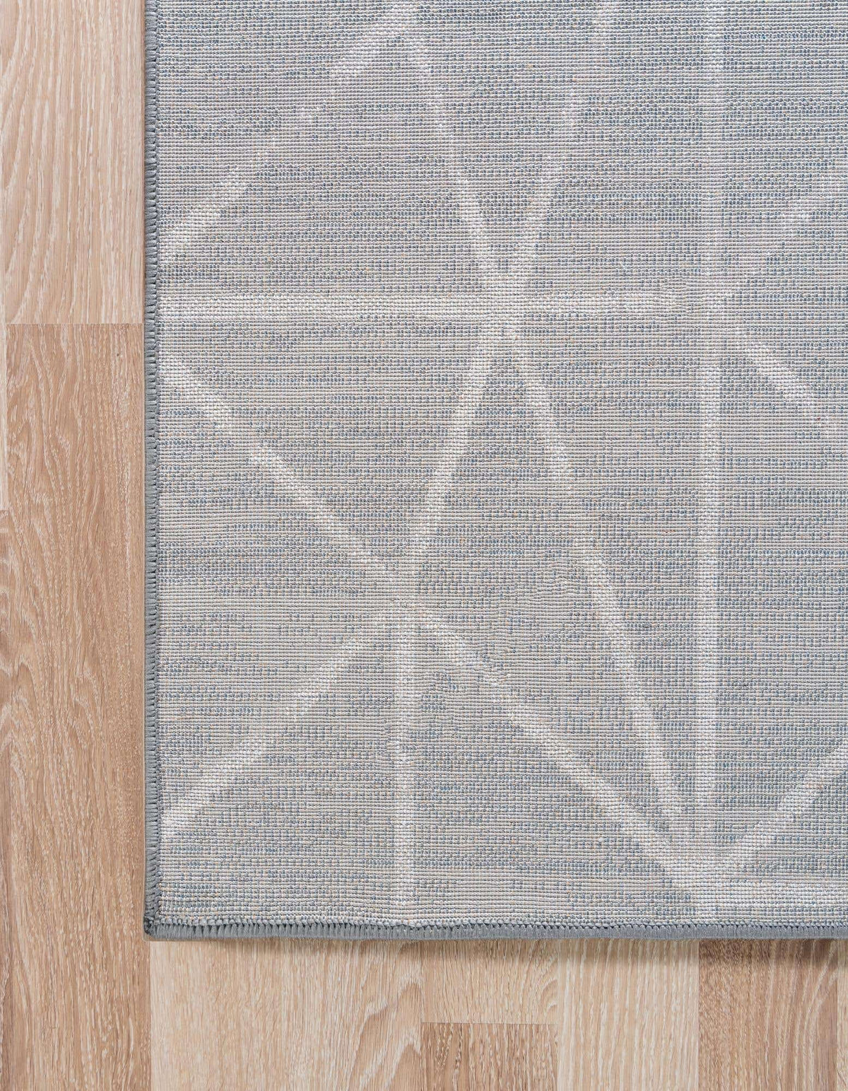 Rechteck Teppich Lattice Trellis in Grau von Hadorn™ - Lifestyle Image