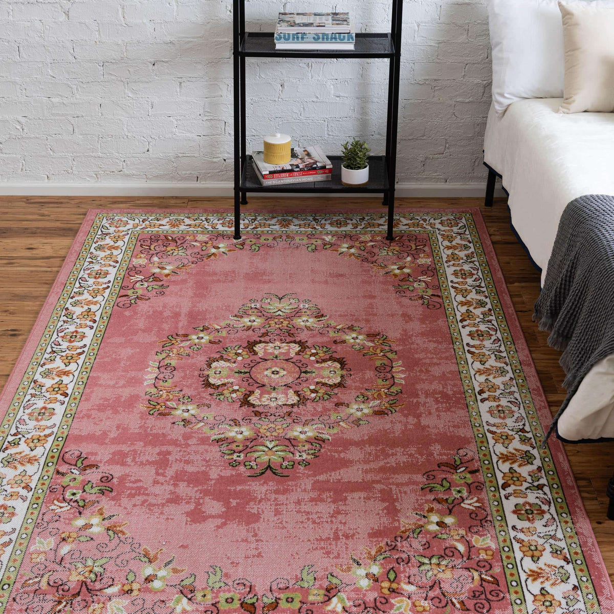 Rechteck Teppich Lucerne in Rosa von Hadorn™ - Lifestyle Image