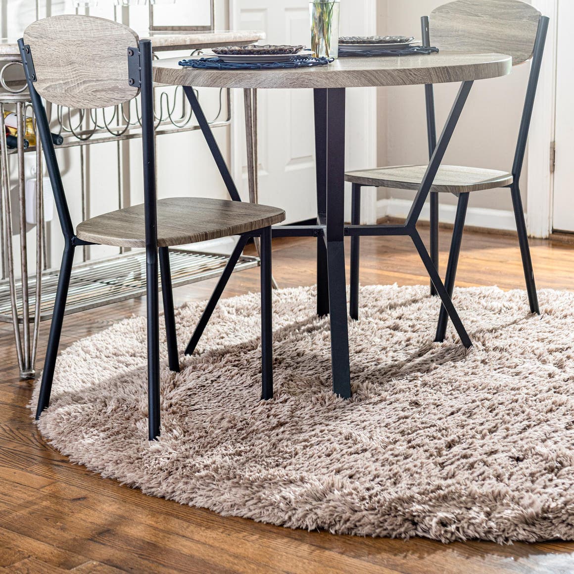 Rund Hochflorteppich Infinity Shag in Grau von Hadorn™ - Lifestyle Image