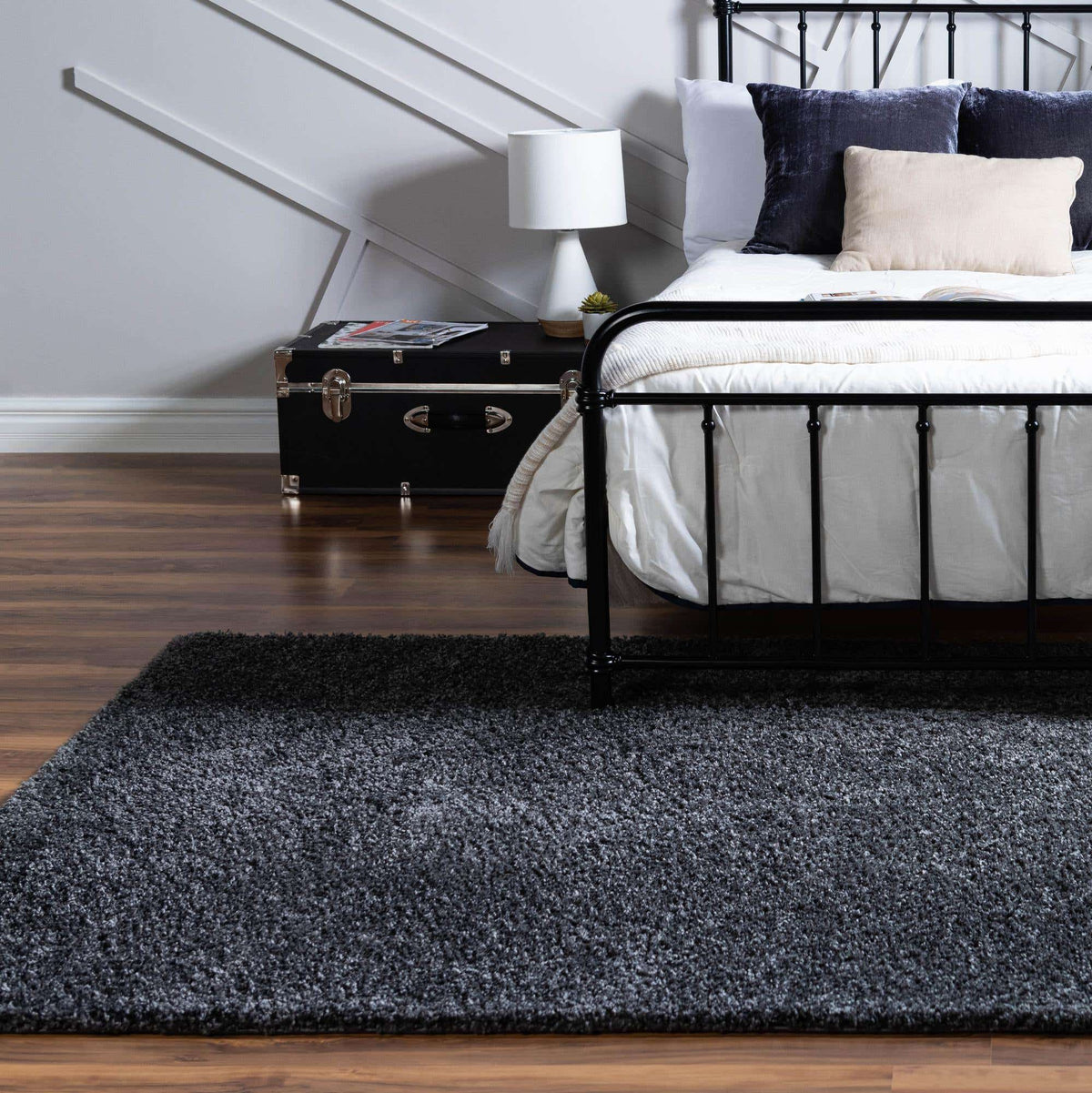 Rechteck Hochflorteppich Soft Solid Shag in Grau von Hadorn™ - Lifestyle Image