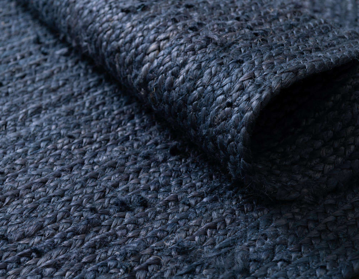 Quadratisch Teppich Braided Jute in Blau von Hadorn™ - Lifestyle Image