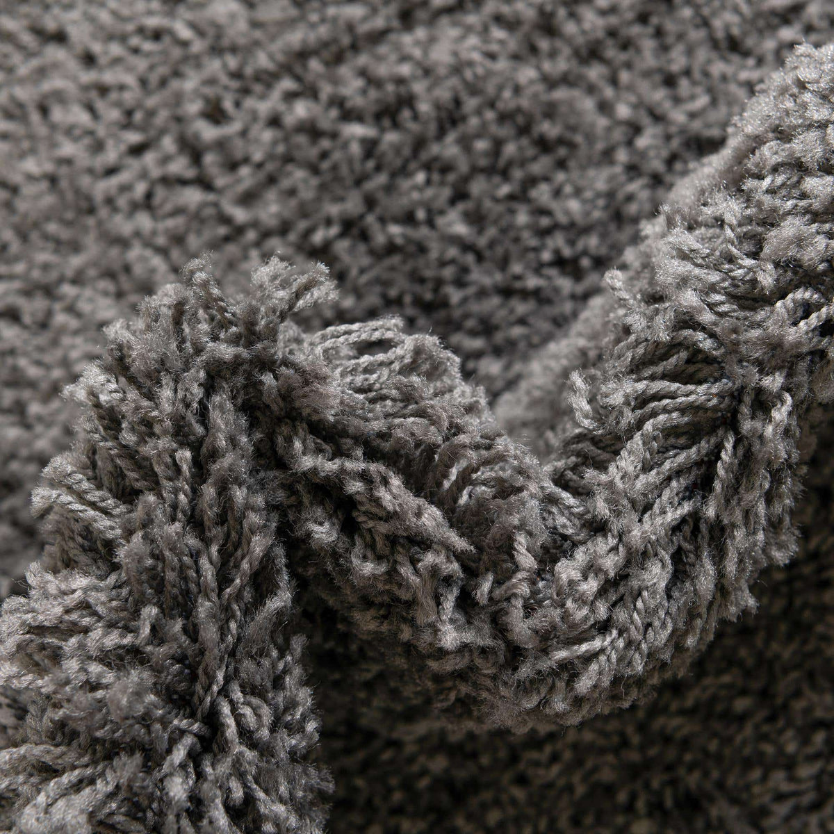 Quadratisch Hochflorteppich Everyday Shag in Dunkelgrau von Hadorn™ - Lifestyle Image