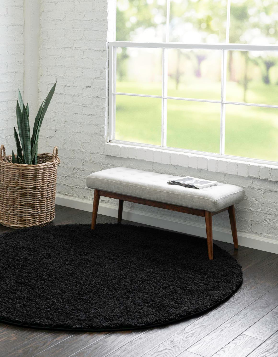 Rund Hochflorteppich Everyday Shag in Schwarz von Hadorn™ - Lifestyle Image