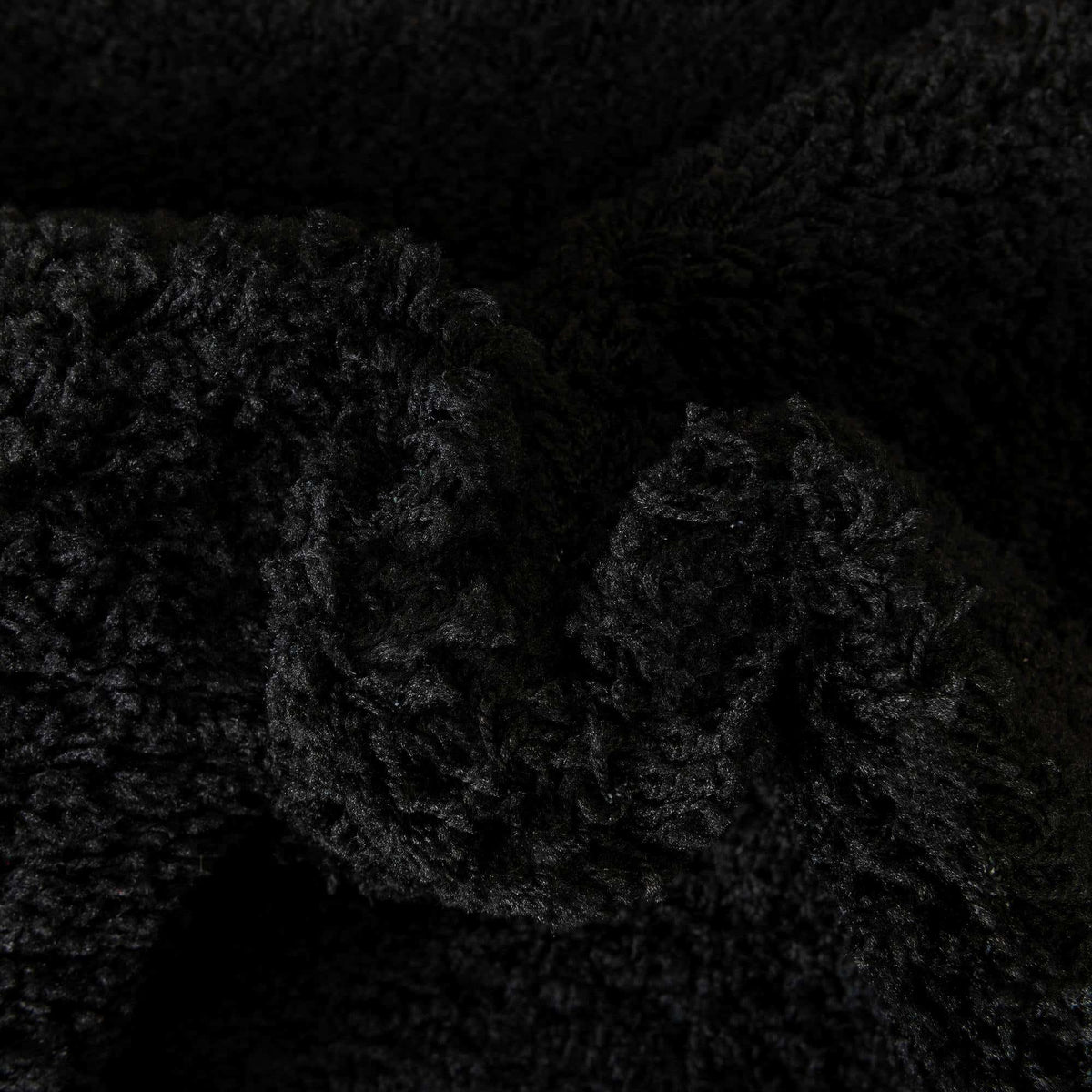 Rund Hochflorteppich Everyday Shag in Schwarz von Hadorn™ - Lifestyle Image