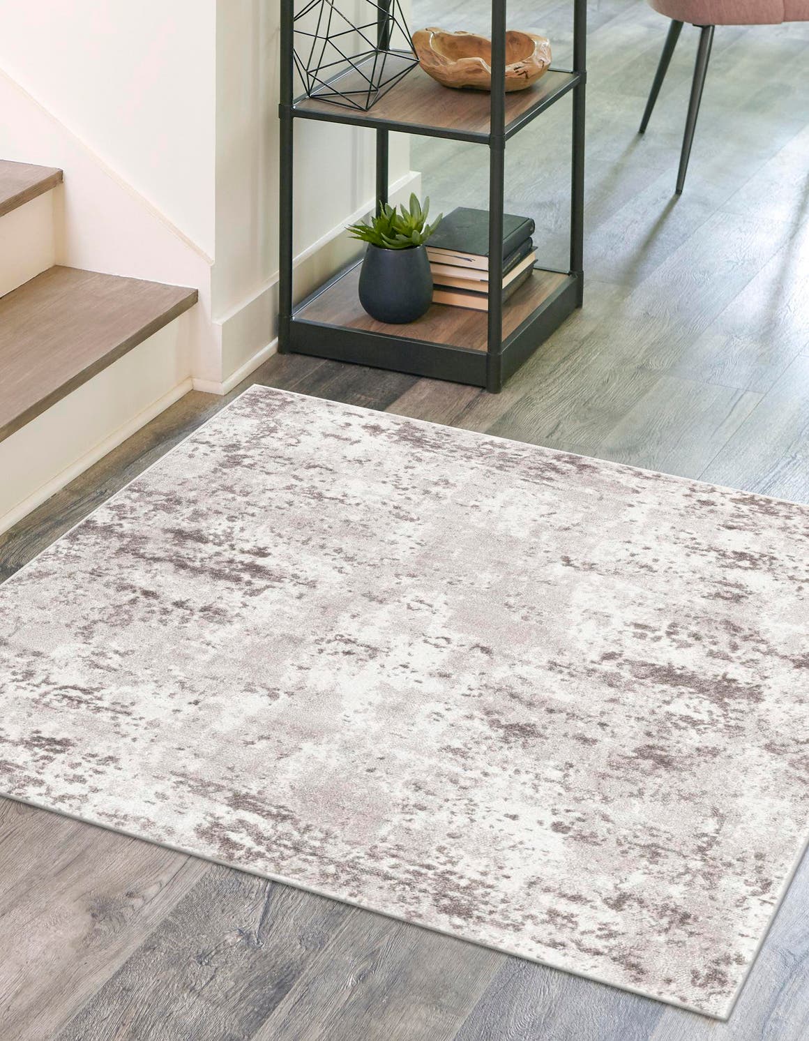 Quadratisch Teppich Aurora in Steingrau von Hadorn™ - Lifestyle Image