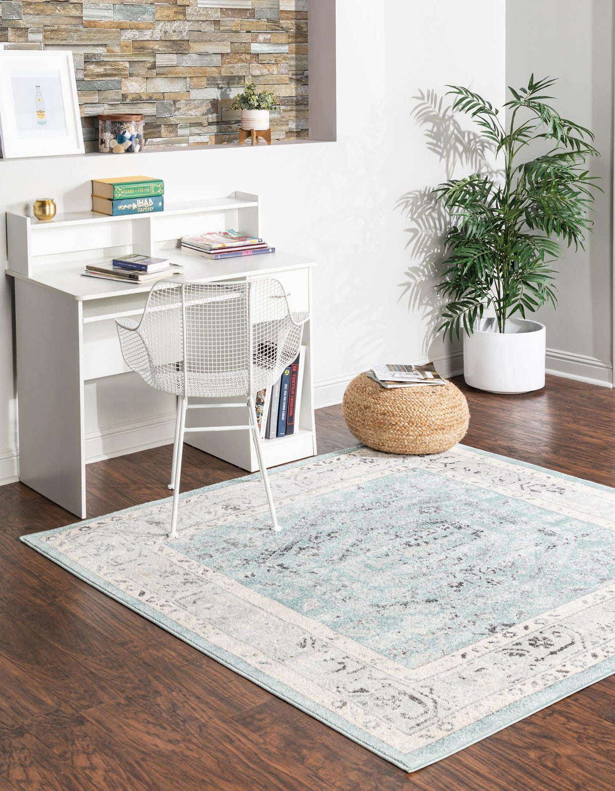 Quadratisch Teppich Aurelia in Blau von Hadorn™ - Lifestyle Image