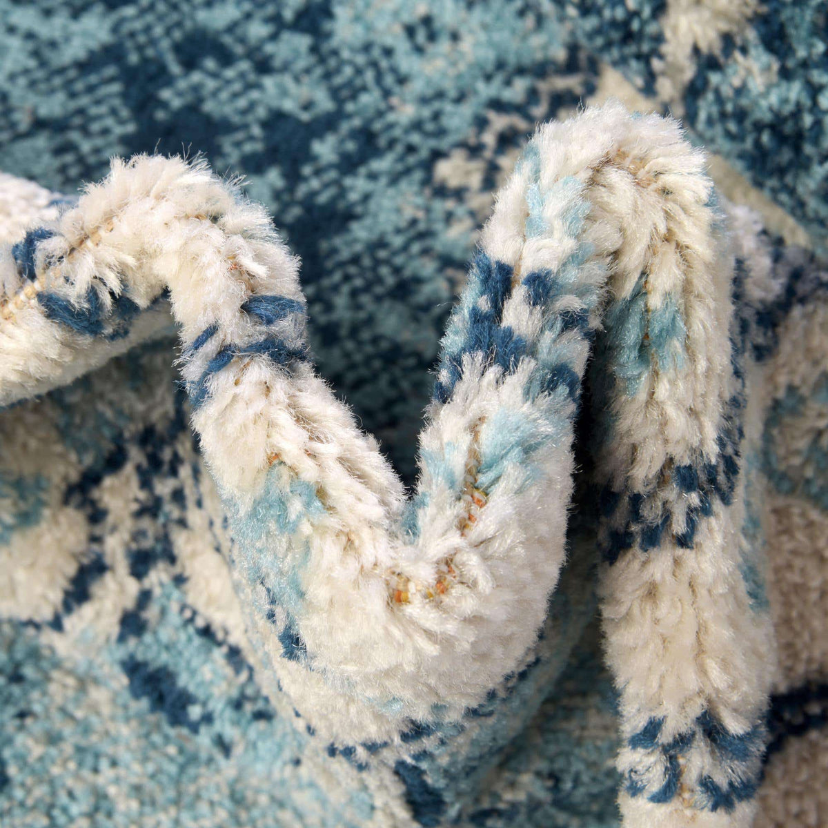Rund Teppich Parker in Marineblau von Hadorn™ - Lifestyle Image