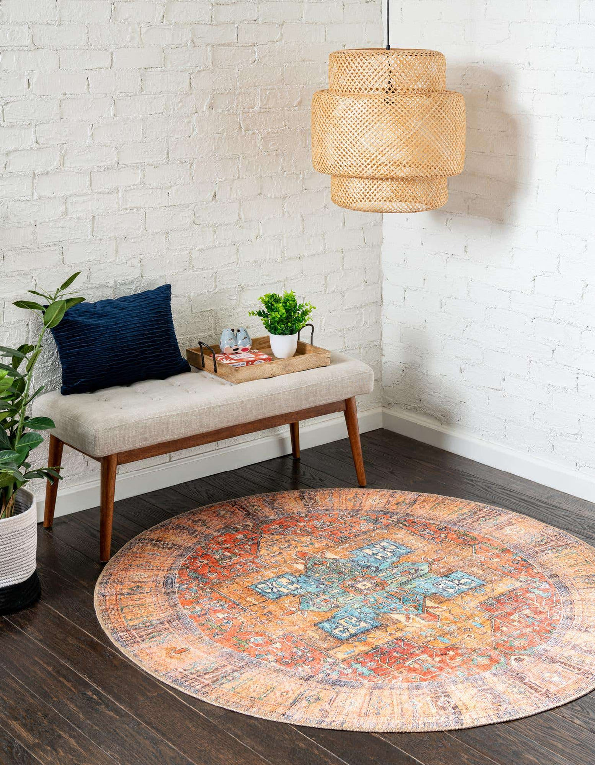 Rund Teppich Timeless in Rot von Hadorn™ - Lifestyle Image