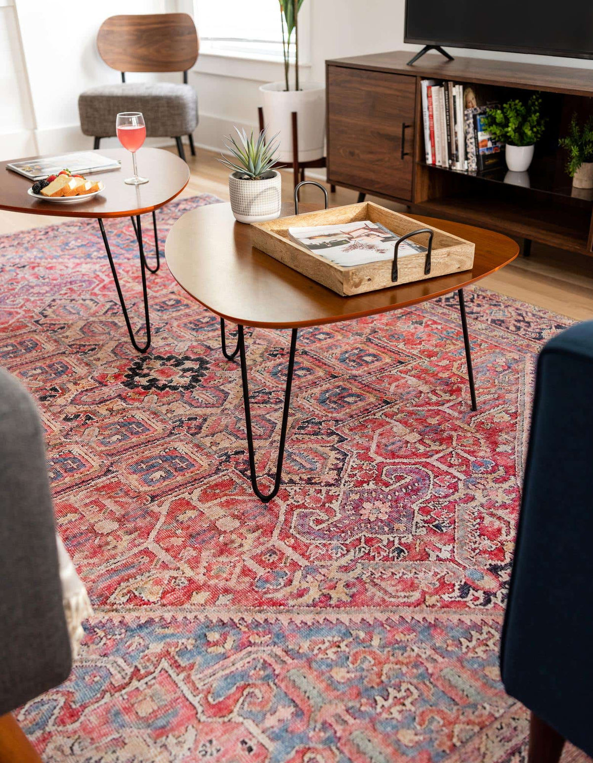Rechteck Teppich Timeless in Rot von Hadorn™ - Lifestyle Image