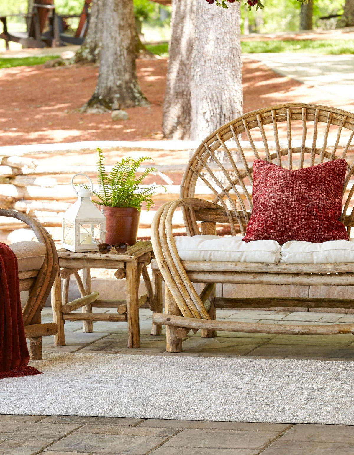 Rechteck Outdoor Teppich Outdoor Aztec in Hellgrau von Hadorn™ - Lifestyle Image
