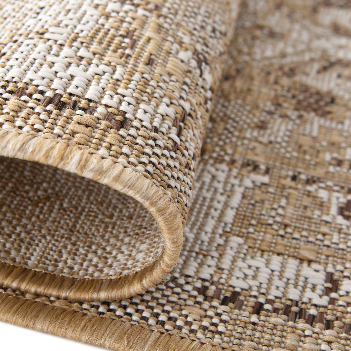 Rund Outdoor Teppich Outdoor Traditional in Natürlich von Hadorn™ - Lifestyle Image