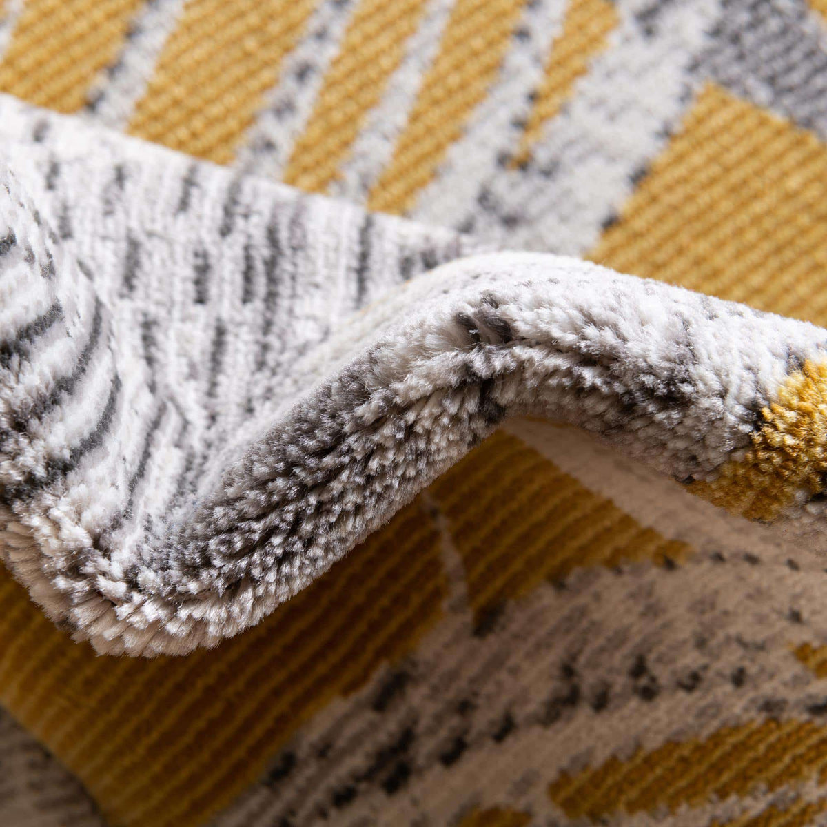 Rund Teppich Blossom in Gelb von Hadorn™ - Lifestyle Image