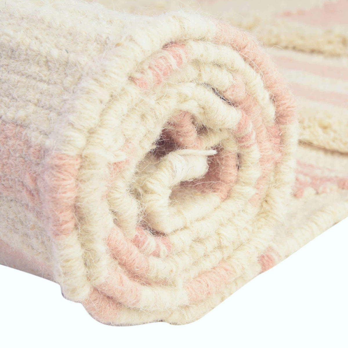 Rechteck Handgeflochten Teppich Arizona in Babyrosa von Hadorn™ - Lifestyle Image