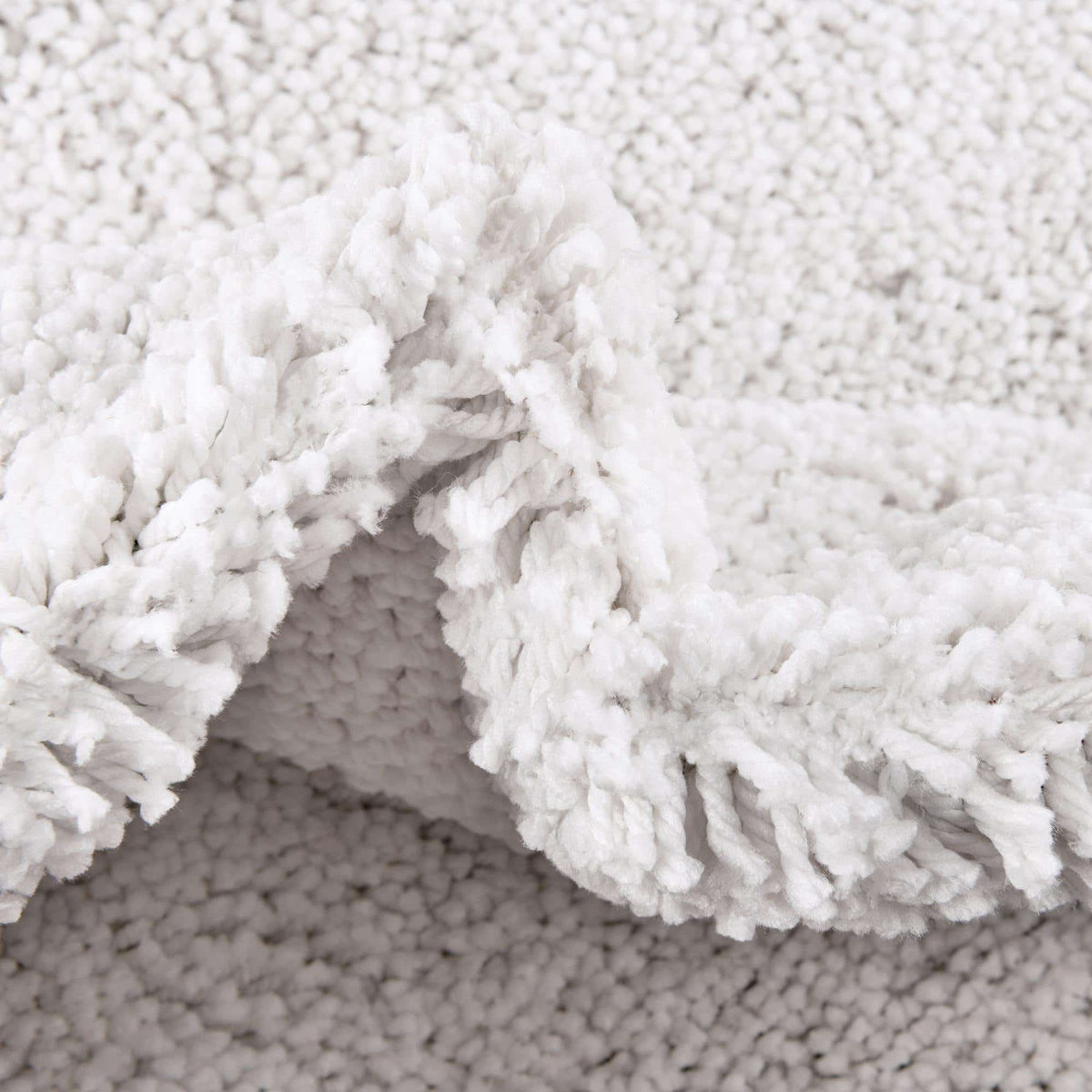 Rechteck Hochflorteppich Jill Zarin Shaggy Chic in Weiss von Hadorn™ - Lifestyle Image