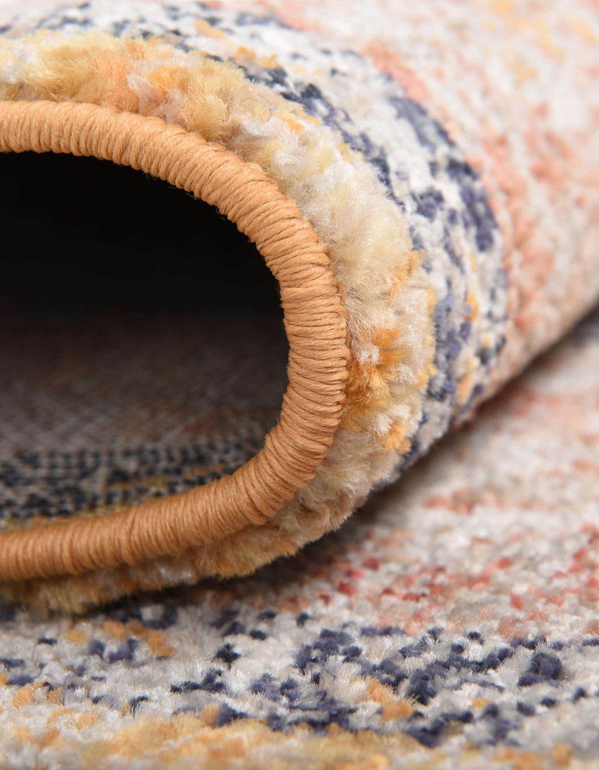 Achteck Teppich Lola in Gelb von Hadorn™ - Lifestyle Image